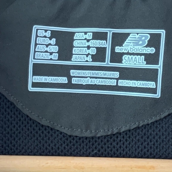 new Balance Women's Sequence Hood Jacket Black Blue Zip Windbreaker Top - Picture 8 of 13